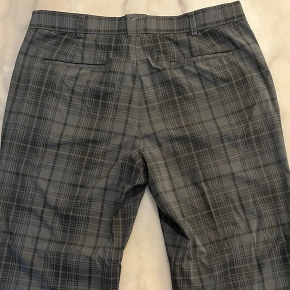 Nike Golf Men's Black Plaid Tour Performance Dri-Fit Chinos Pants - Picture 4 of 6
